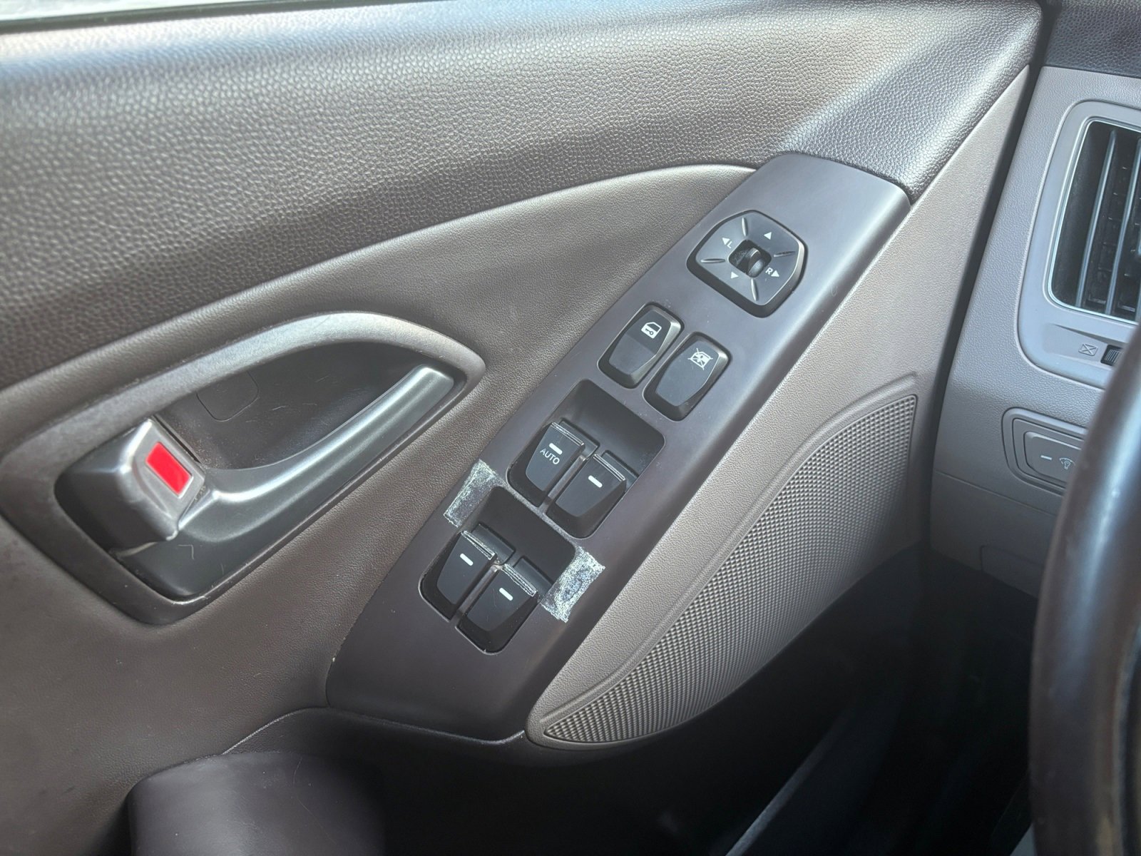 Used 2015 Hyundai Tucson SE image 20