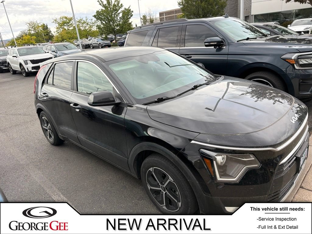 Used 2024 Kia Niro LX