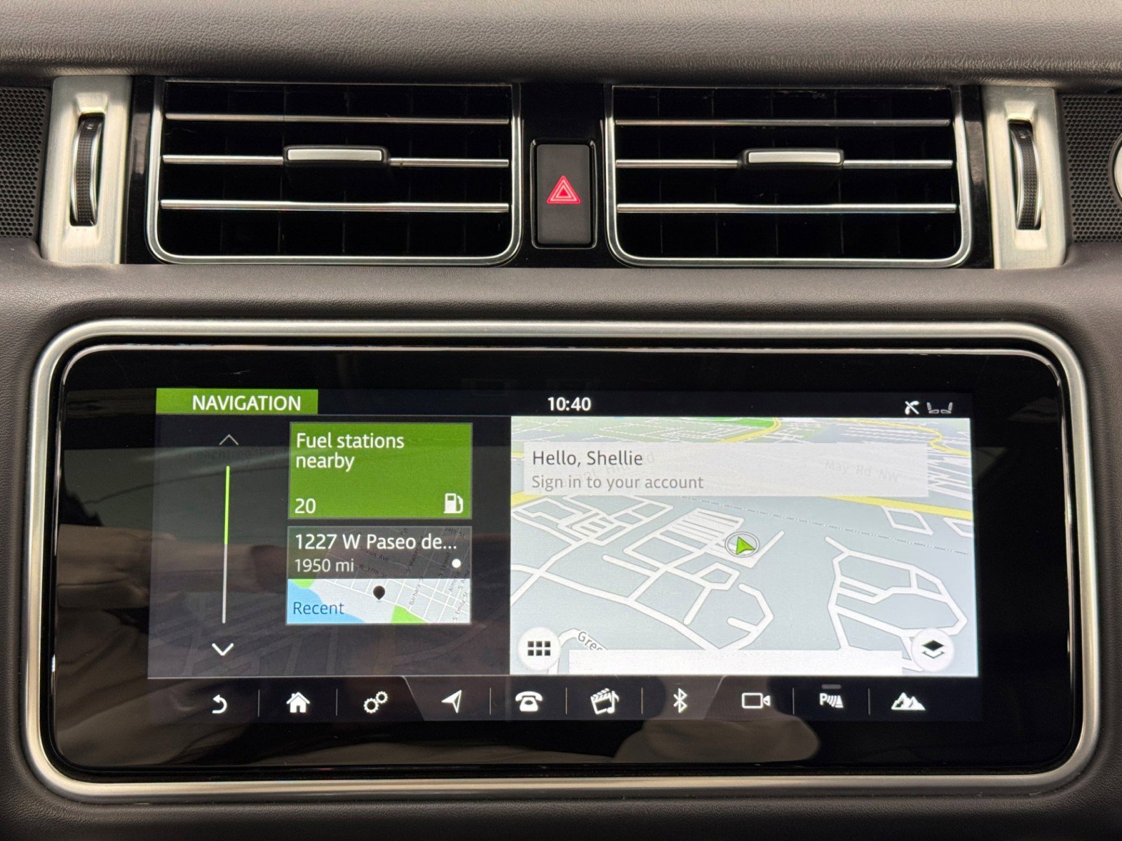 Used 2020 Land Rover Range Rover HSE image 28