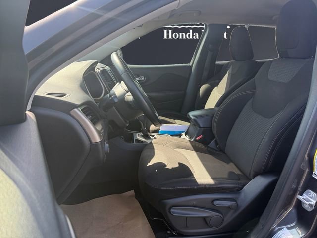 Used 2015 Jeep Cherokee Latitude image 9