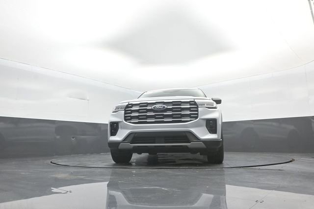Certified 2025 Ford Explorer Active w/ Active Comfort Package AWD/4WD image 34