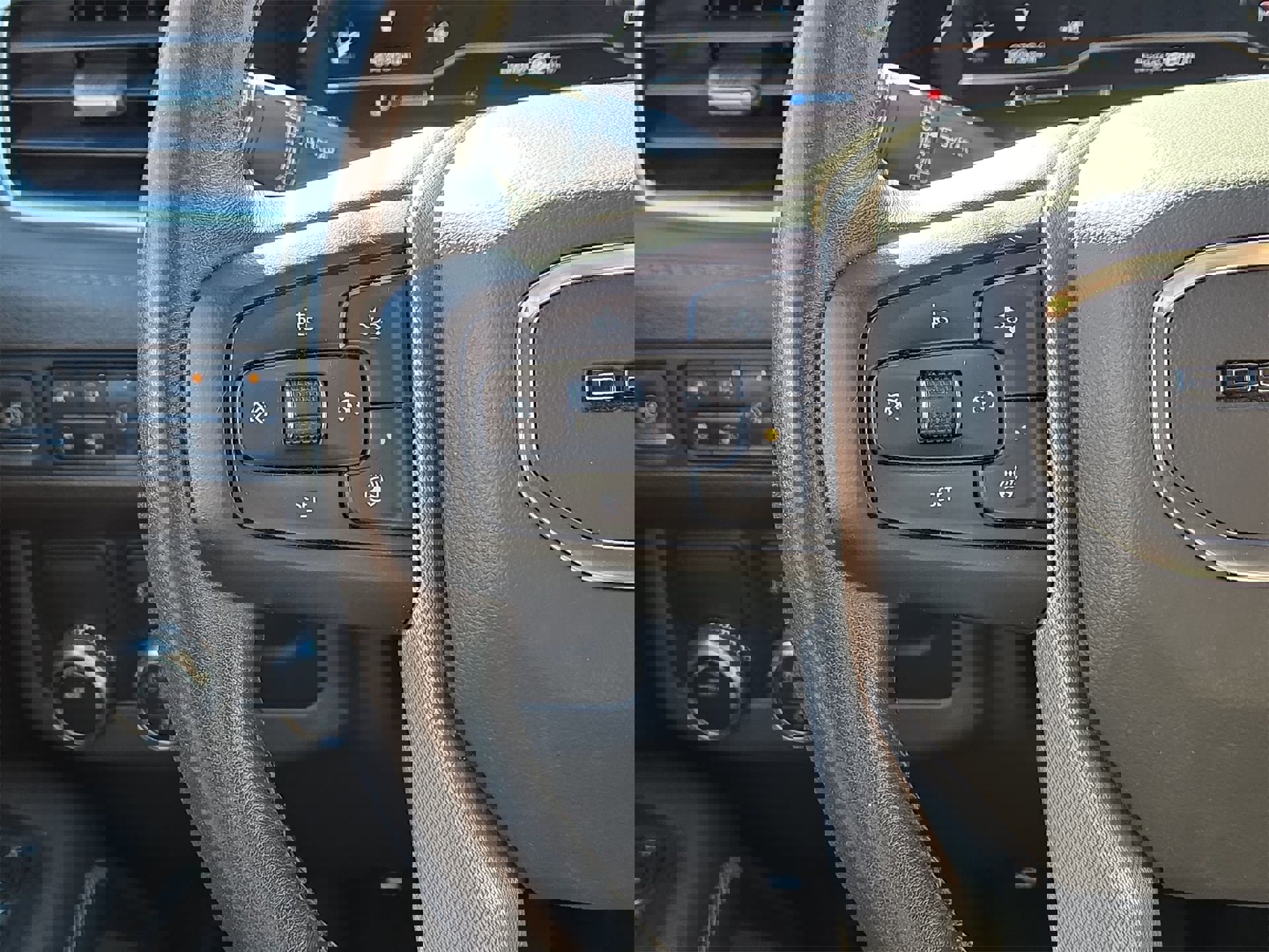 Used 2022 GMC Yukon XL Denali image 21