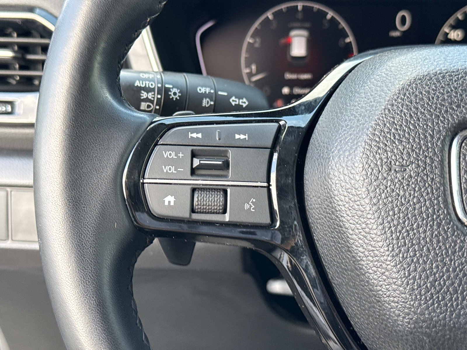 Used 2024 Honda Pilot Touring image 31