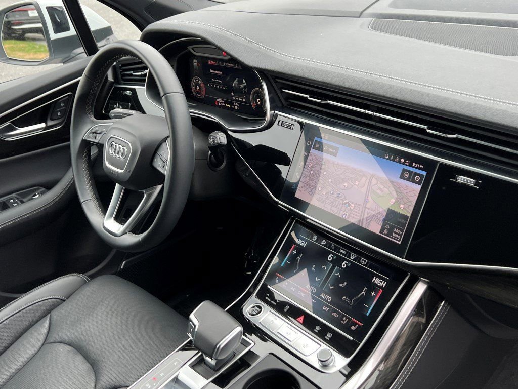 Used 2025 Audi Q7 3.0T Prestige w/ Prestige Package image 11