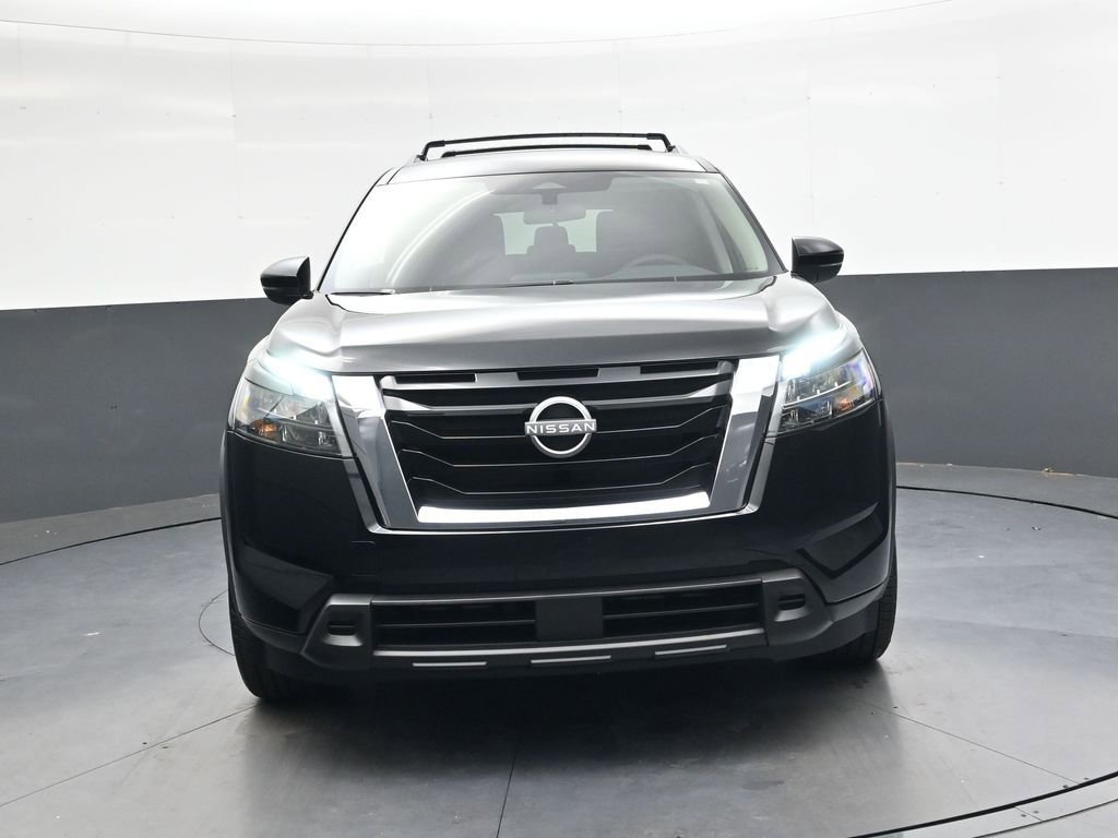 Used 2025 Nissan Pathfinder SV image 10