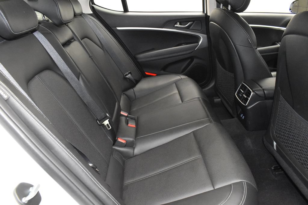 Used 2025 Genesis G70 2.5T AWD/4WD image 33