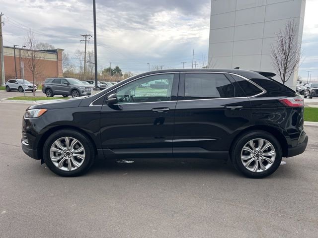 Certified 2023 Ford Edge Titanium w/ Class II Trailer Tow Package image 8