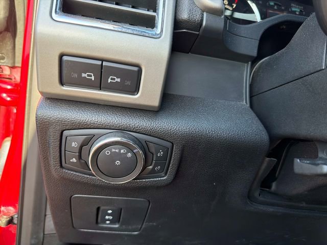 Used 2015 Ford F150 Lariat image 26