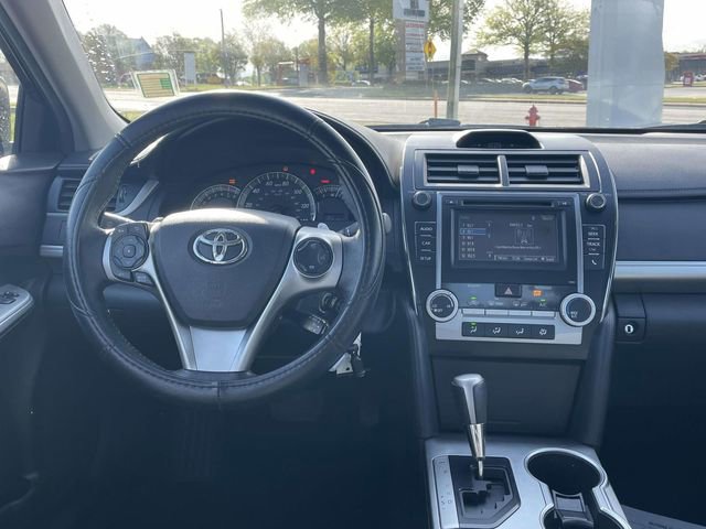 Used 2014 Toyota Camry SE image 10