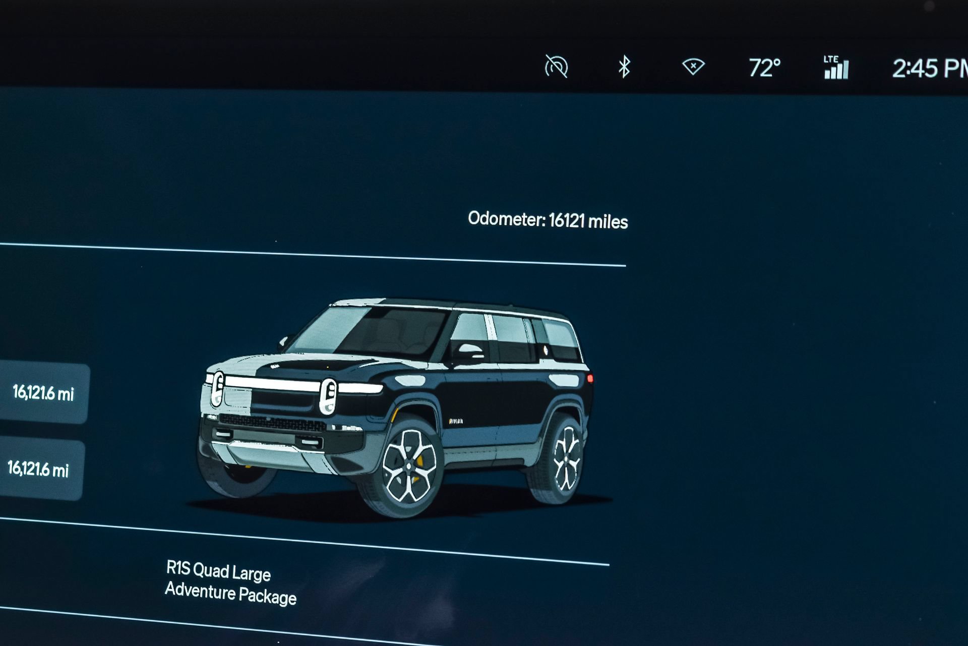 Used 2024 Rivian R1S Adventure AWD/4WD image 25