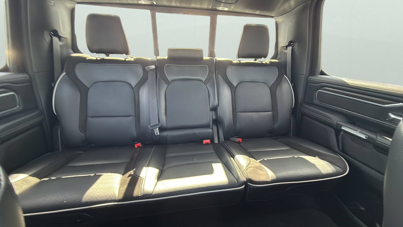 Used 2025 RAM 1500 Laramie AWD/4WD image 25
