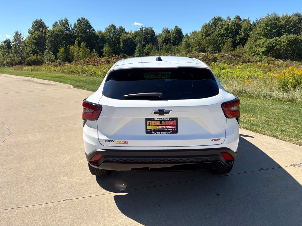 New 2026 Chevrolet Trax RS w/ Driver Confidence Package FWD image 8