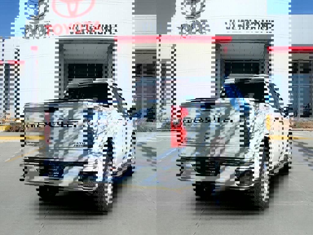 Used 2022 Chevrolet Silverado 1500 Custom image 5