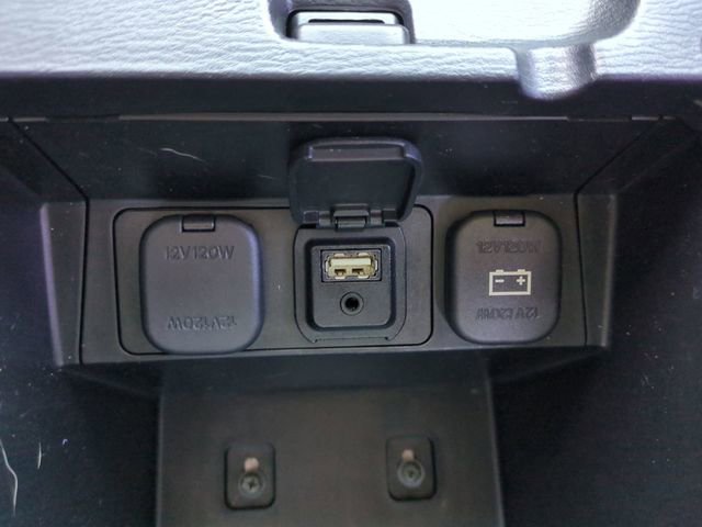 Used 2014 MAZDA MAZDA3 i Touring image 23