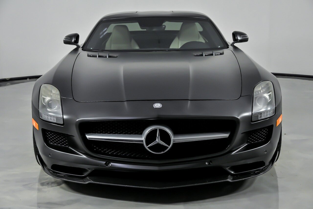 Used 2012 Mercedes-Benz SLS AMG Coupe image 5