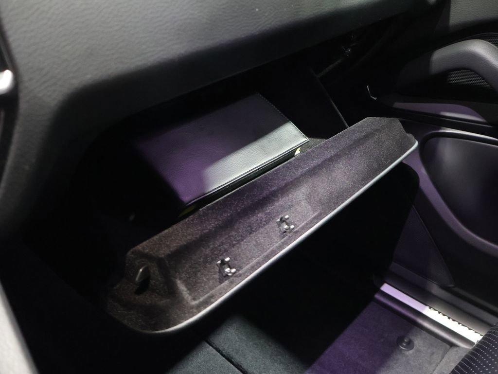 Used 2022 Porsche Cayenne Base image 34