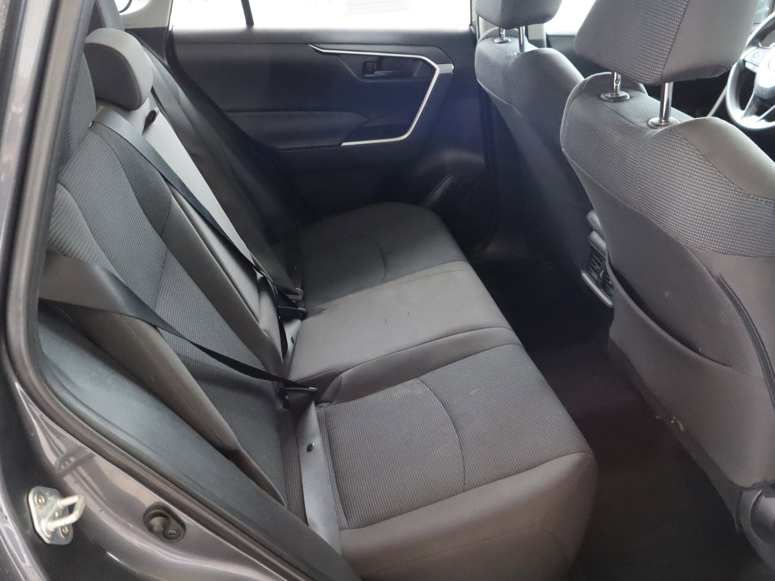 Used 2022 Toyota RAV4 LE image 34