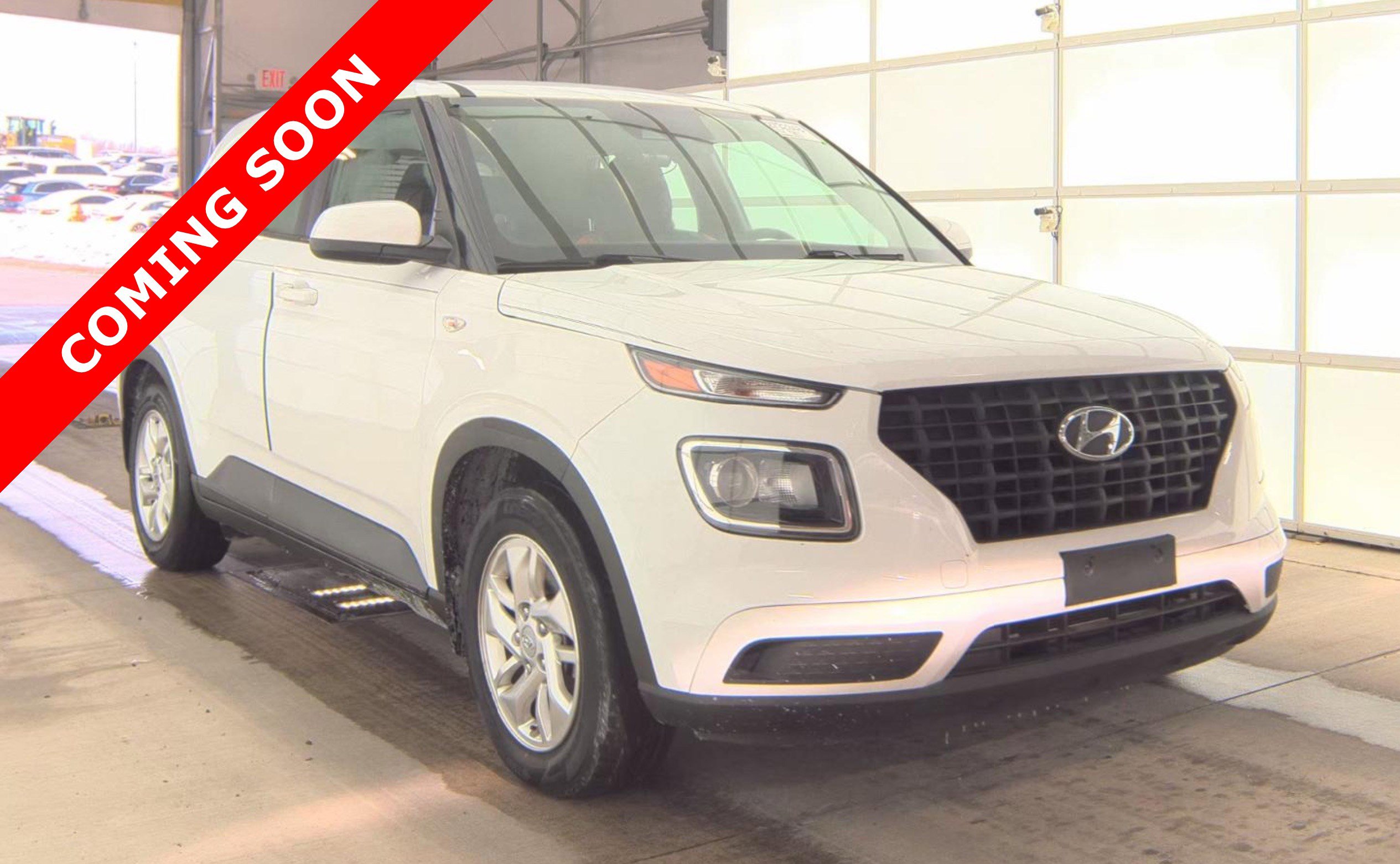 Used 2021 Hyundai Venue SE image 3