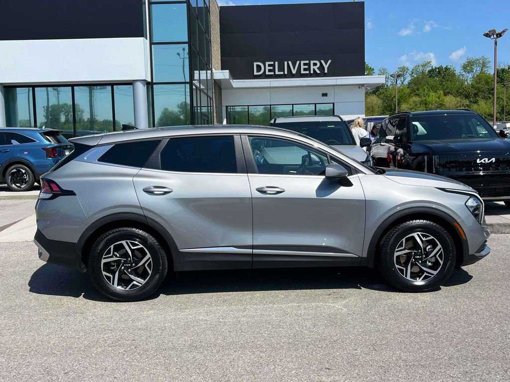 Used 2023 Kia Sportage LX FWD image 25