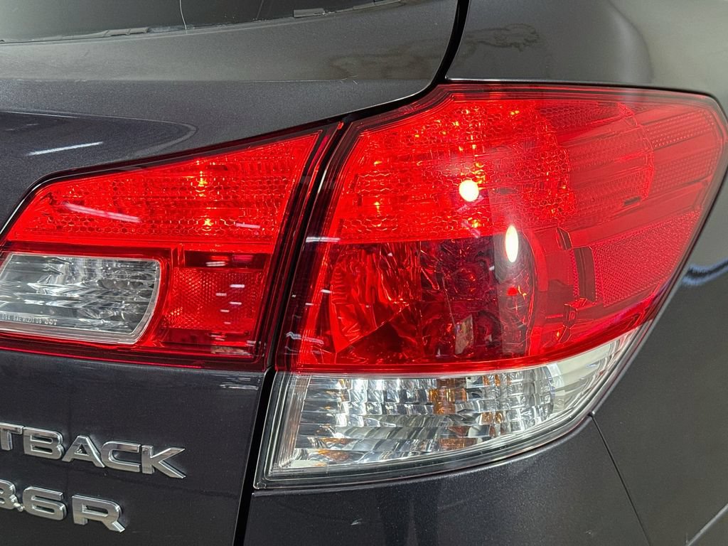 Used 2011 Subaru Outback 3.6R Limited AWD/4WD image 31