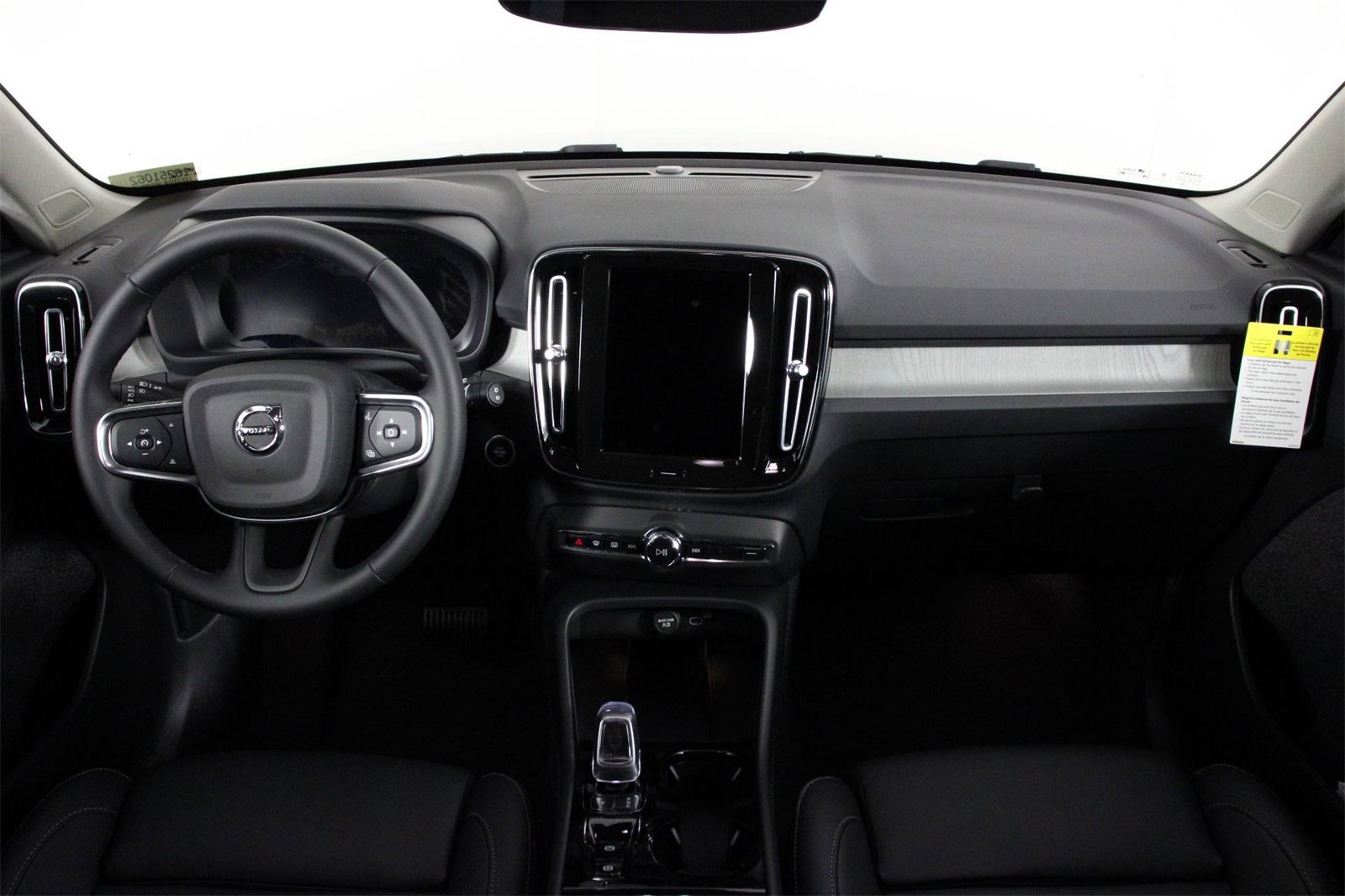 New 2025 Volvo XC40 B5 Plus w/ Protection Package Premier image 5