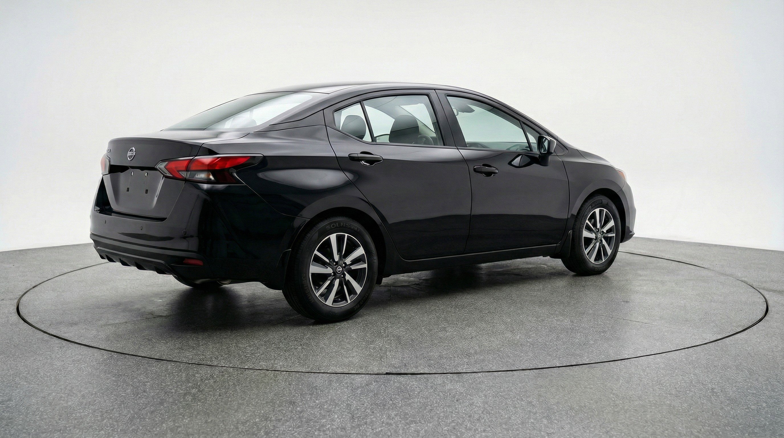 Used 2025 Nissan Versa SV FWD image 9