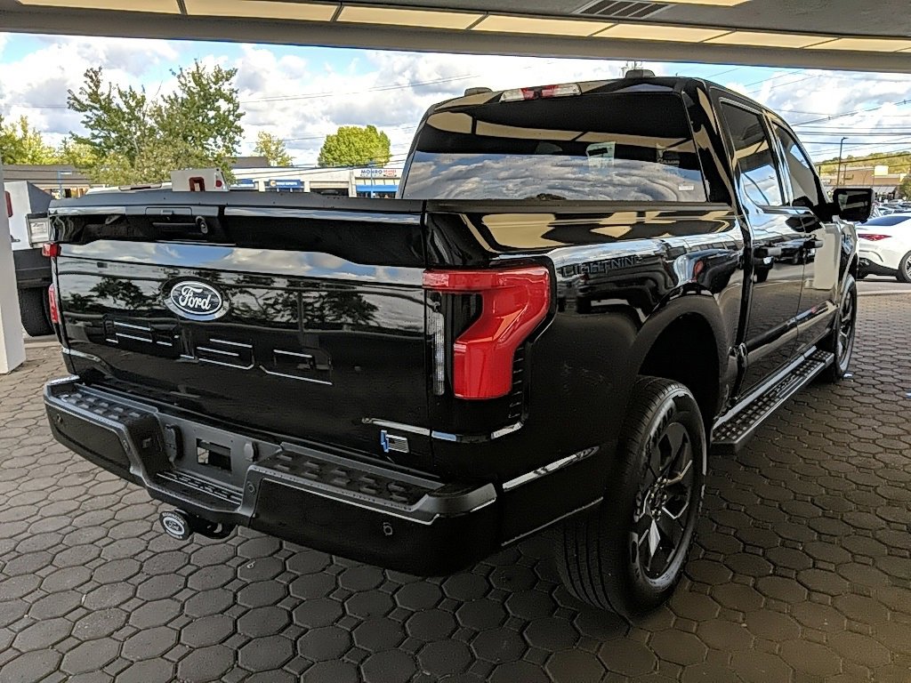 Certified 2024 Ford F150 Lightning XLT w/ Max Trailer Tow Package image 5