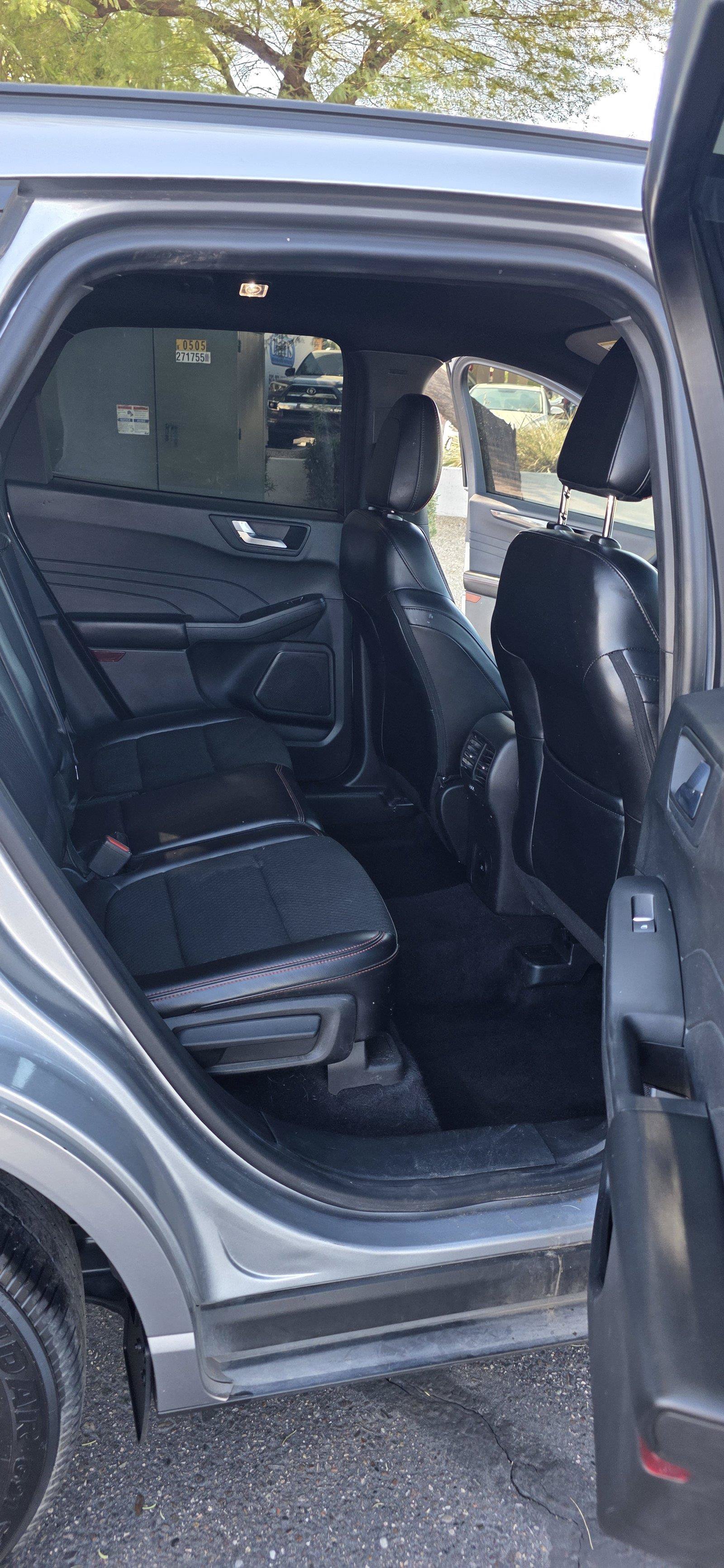 Used 2023 Ford Escape ST-Line FWD image 11