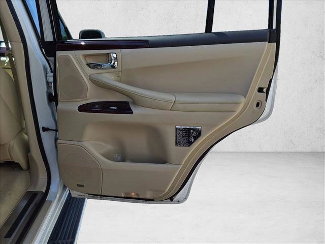 Used 2014 Lexus LX 570 4WD image 22