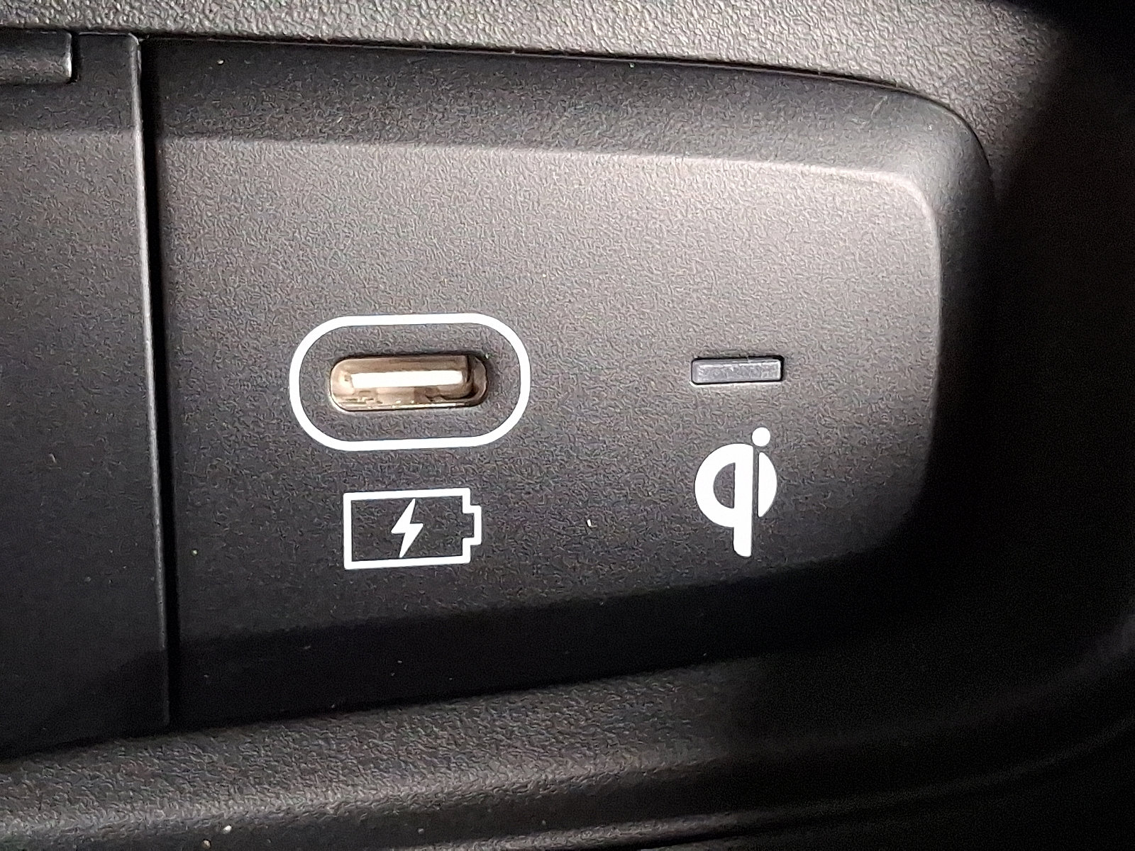 New 2025 Hyundai Venue Limited image 17