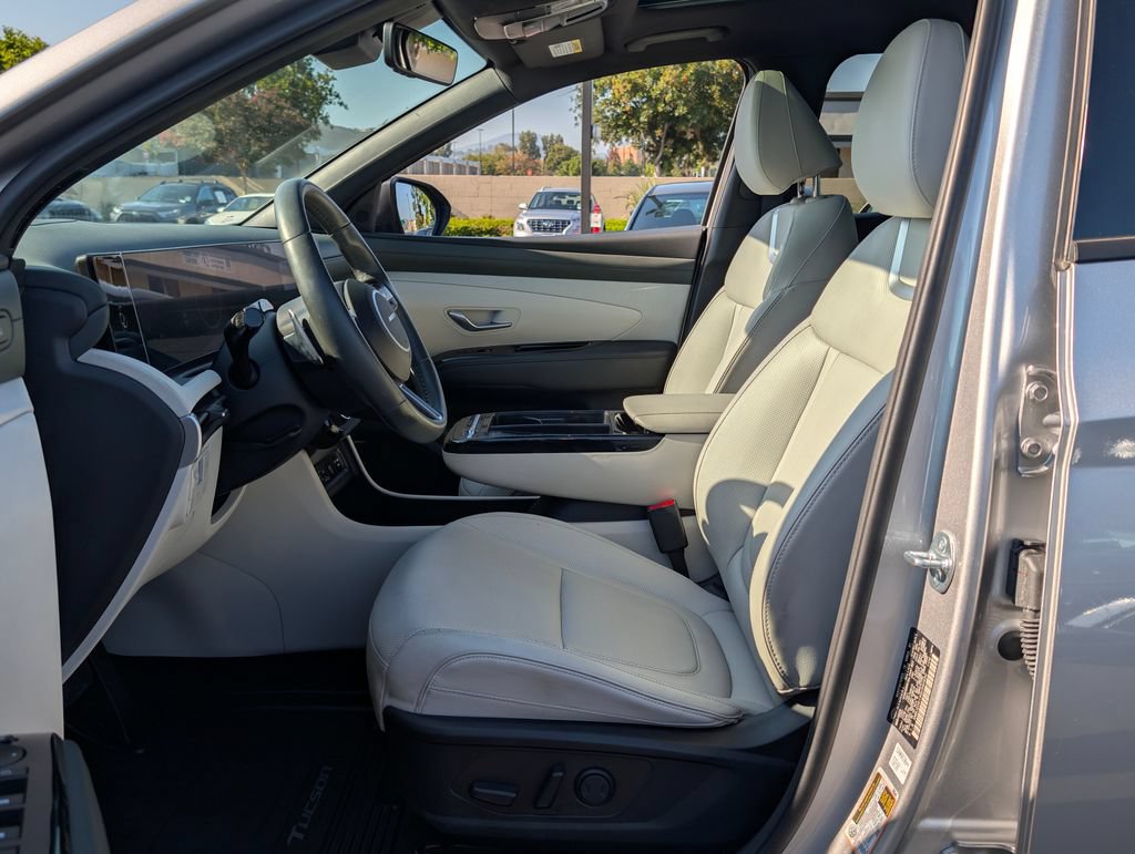 Used 2025 Hyundai Tucson Limited AWD/4WD image 13