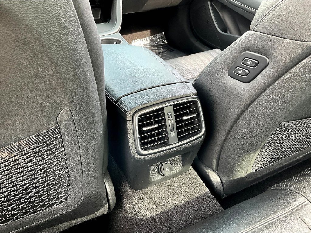 Used 2023 Genesis G70 3.3T AWD/4WD image 11