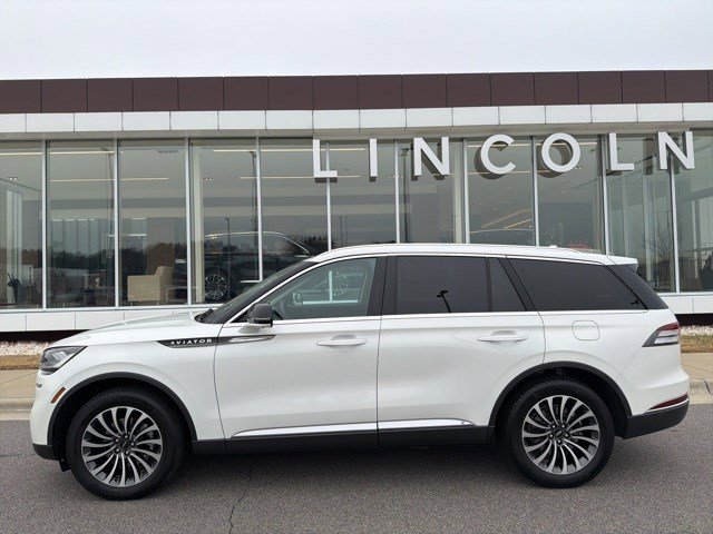 Certified 2023 Lincoln Aviator Reserve w/ Elements Package Plus image 2