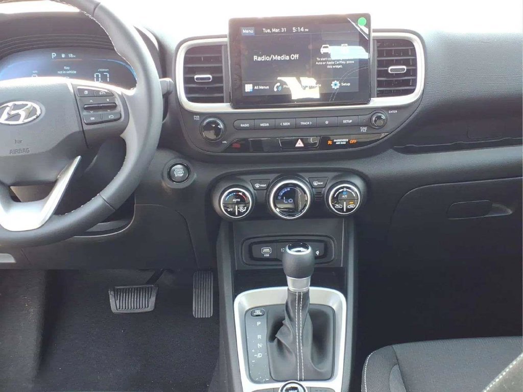 New 2026 Hyundai Venue SEL FWD image 12
