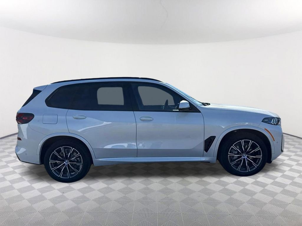 New 2026 BMW X5 xDrive50e w/ M Sport Package image 4