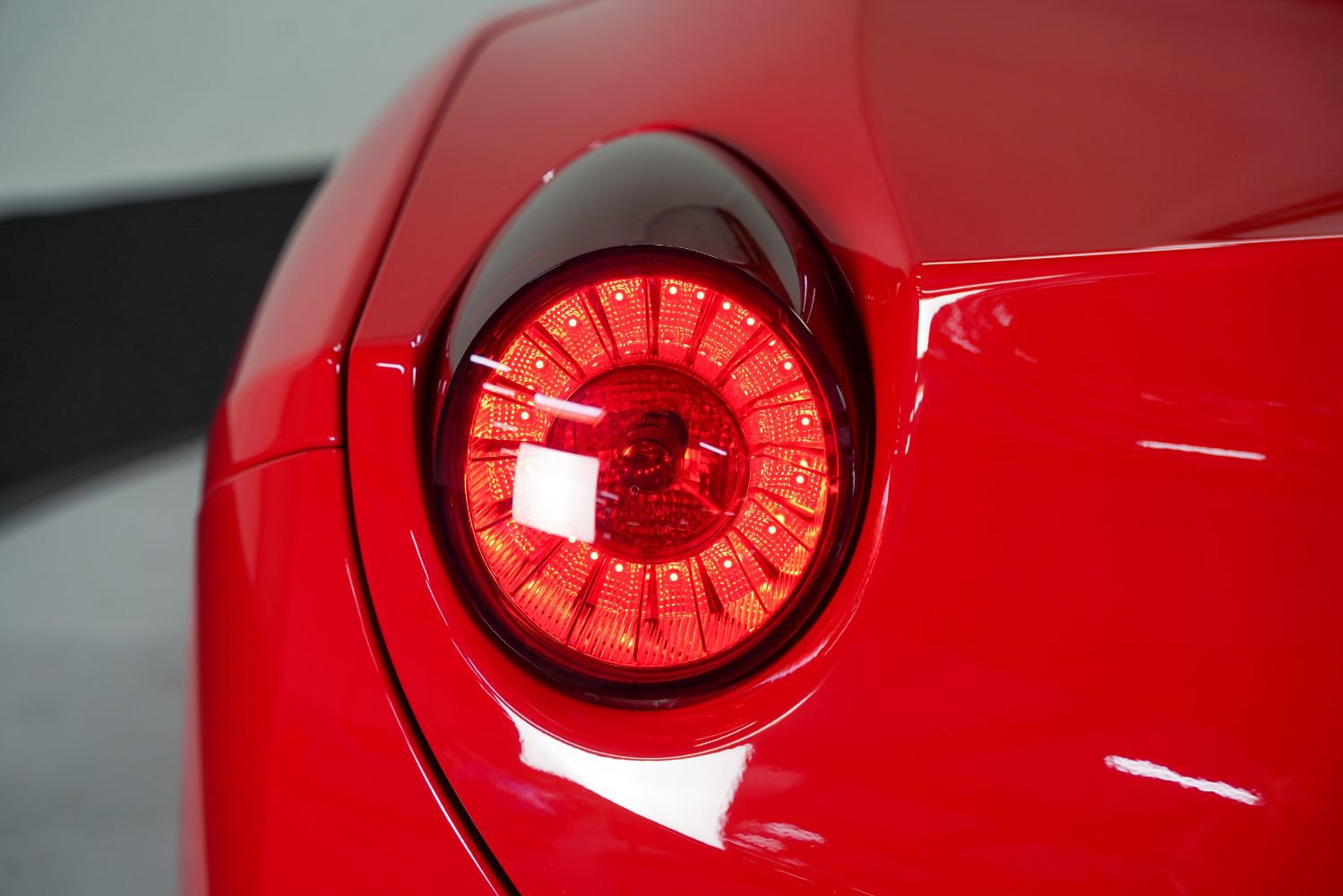 Used 2013 Ferrari California RWD image 19