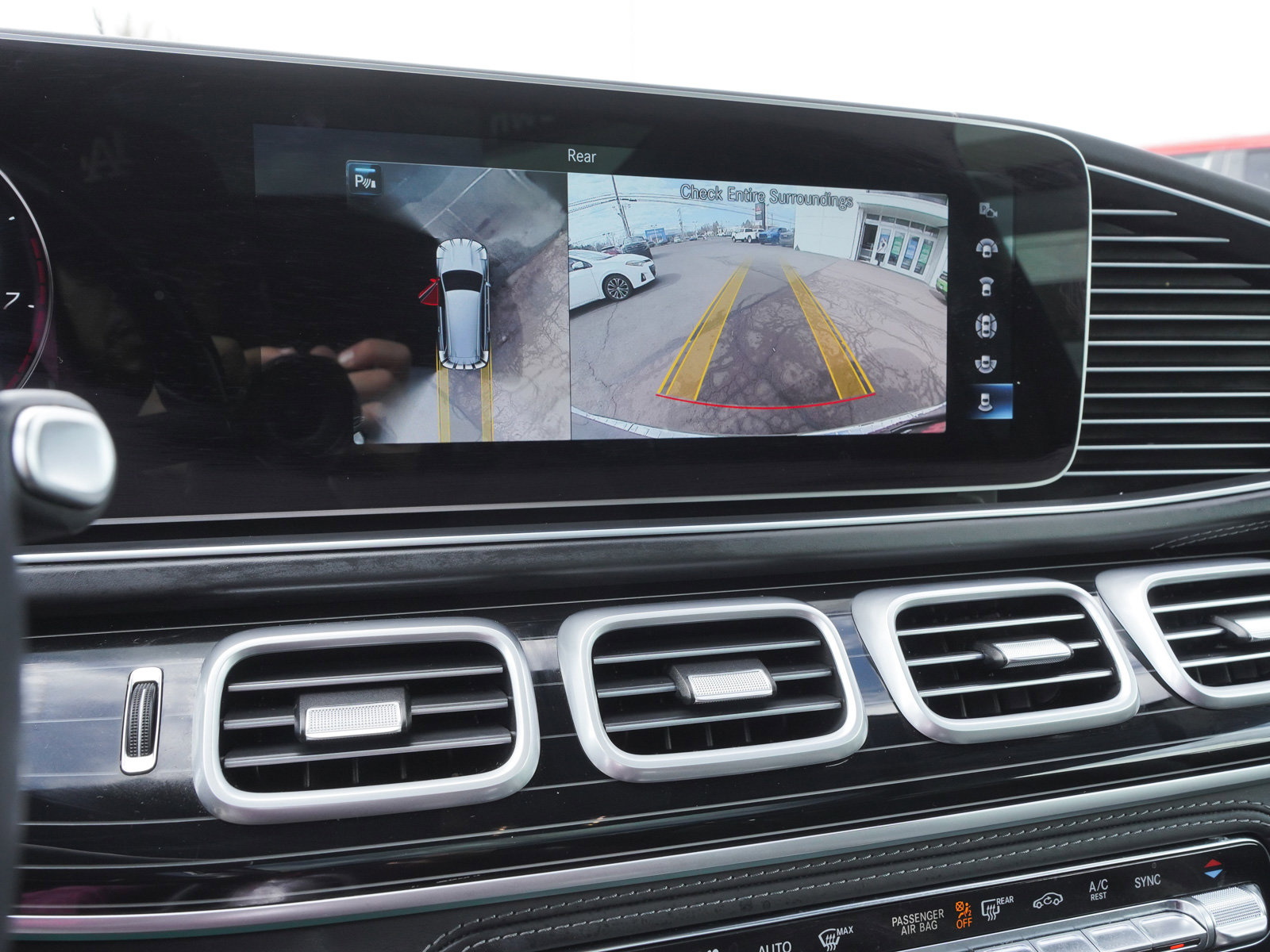 Used 2023 Mercedes-Benz Maybach GLS 600 4MATIC image 29