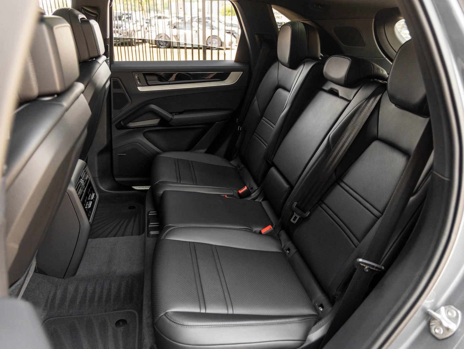 New 2026 Porsche Cayenne S AWD/4WD image 33