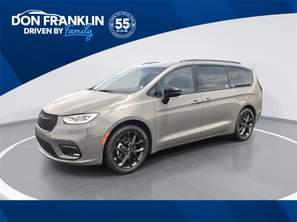 New 2025 Chrysler Pacifica Limited