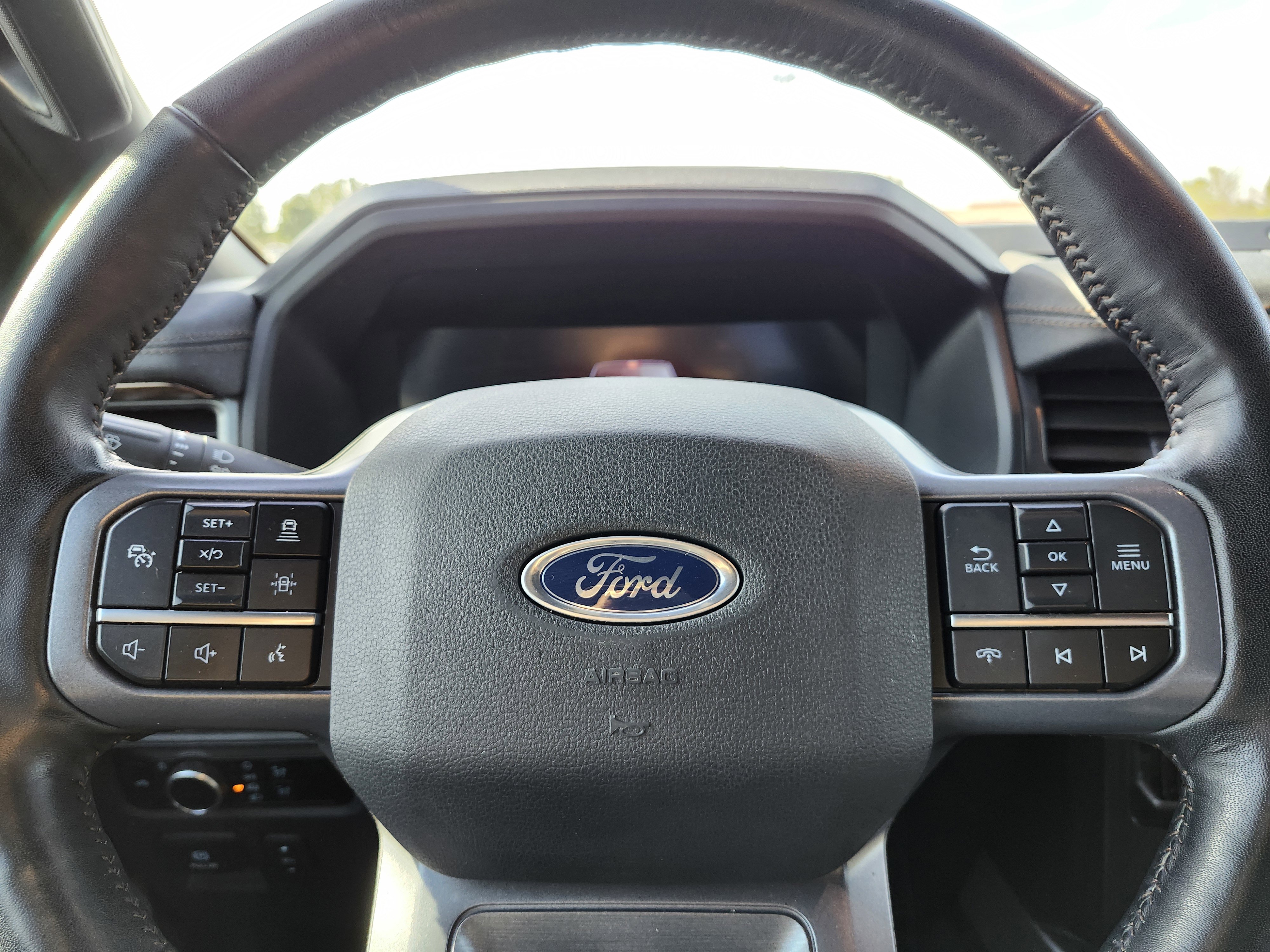 Used 2023 Ford F150 Lightning Lariat image 21