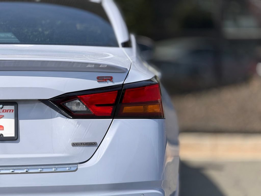 Used 2023 Nissan Altima 2.0 SR FWD image 16