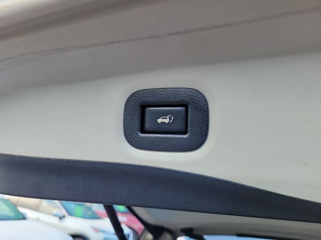 Used 2016 Nissan Rogue SL w/ SL Premium Package FWD image 10