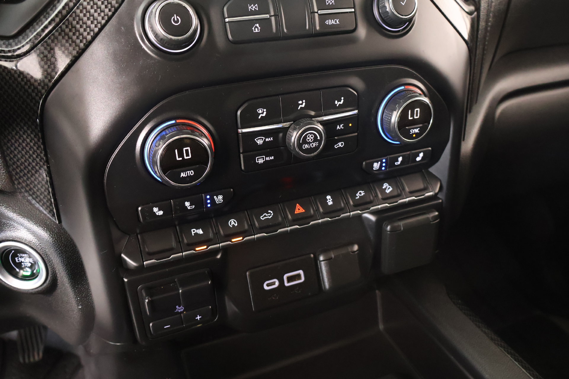 Used 2019 Chevrolet Silverado 1500 LTZ w/ LTZ Plus Package AWD/4WD image 7