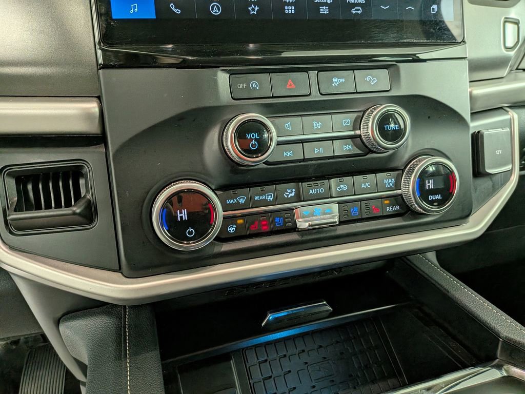 Used 2024 Ford Expedition Max XLT image 27