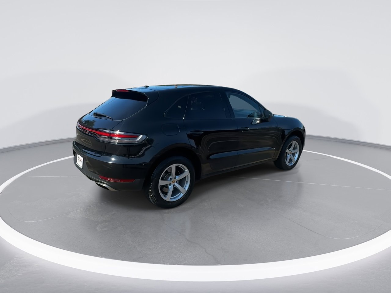 Used 2019 Porsche Macan w/ Premium Package Plus image 8