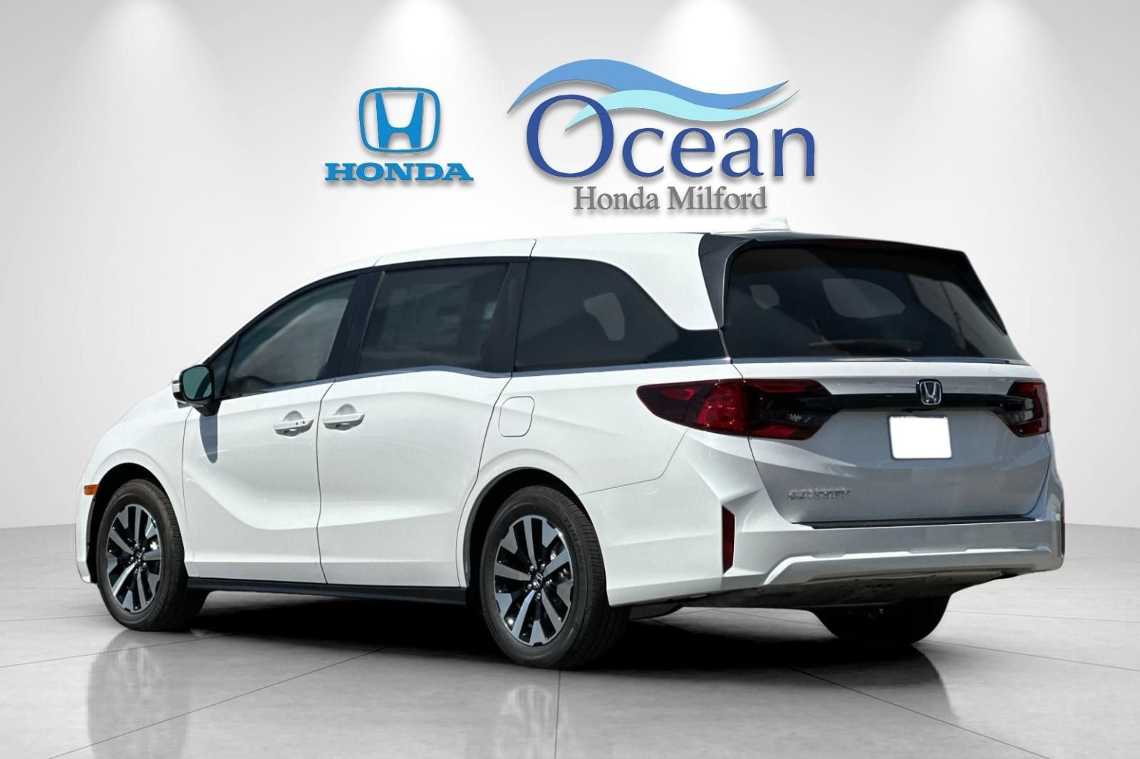 New 2026 Honda Odyssey EX-L image 3