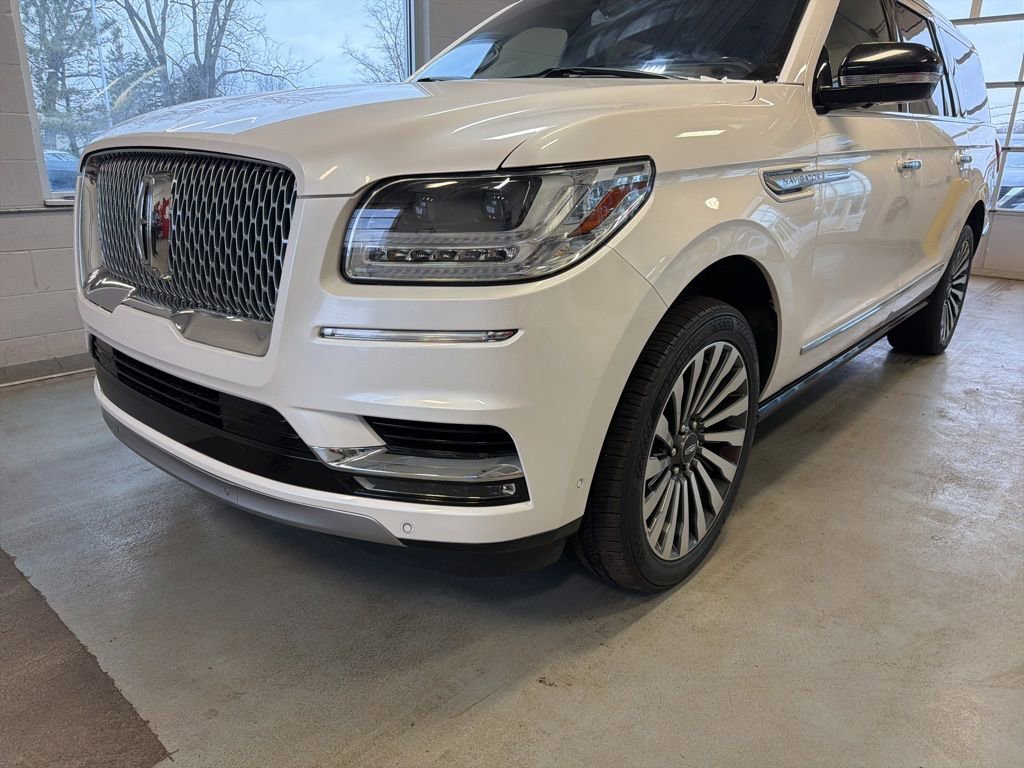 Used 2019 Lincoln Navigator L Reserve image 2