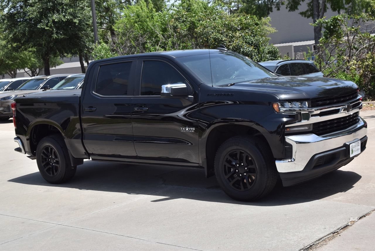 Used 2021 Chevrolet Silverado 1500 LT w/ LPO, Dark Essentials Package RWD image 5