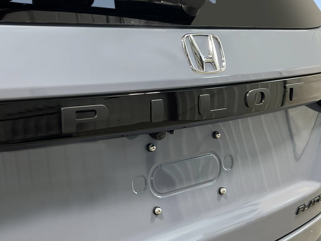 New 2026 Honda Pilot Black Edition image 7
