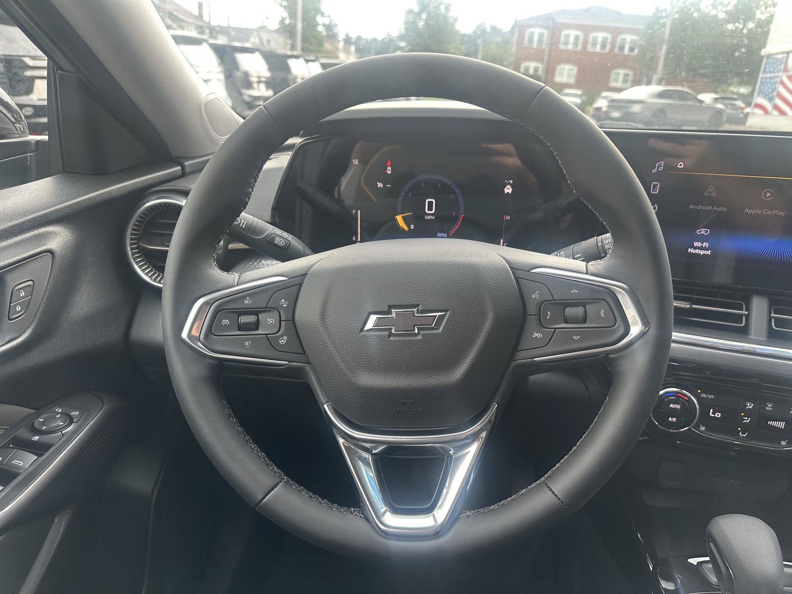 New 2026 Chevrolet Trax ACTIV w/ Sunroof Package FWD image 18